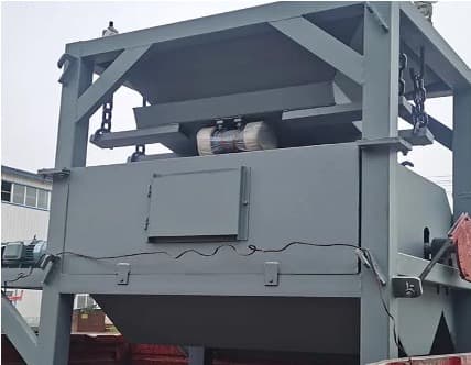 Pulp washing and thickening equipment in a paper mill process line
